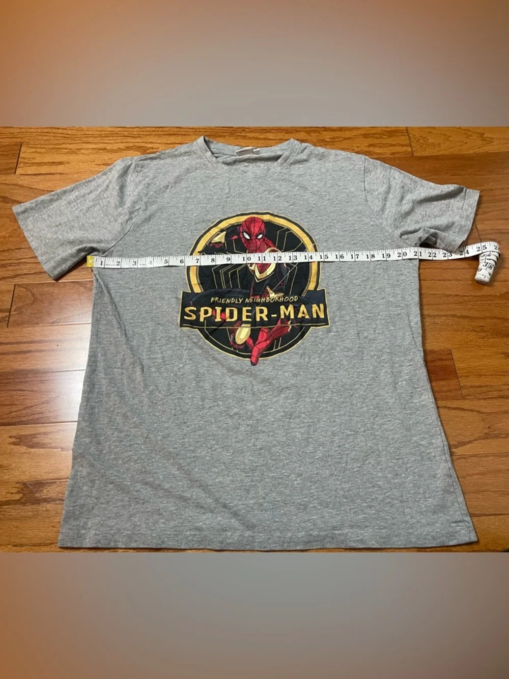 Marvel Studios Spider-Man Gray Graphic T-Shirt Mens Large‎ Splash Crewneck MCU